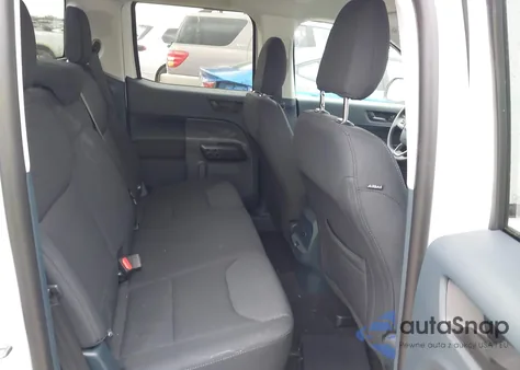 2025 Ford Maverick Xl z USA, uszkodzony, nr VIN 3FTTW8B32SRB27885